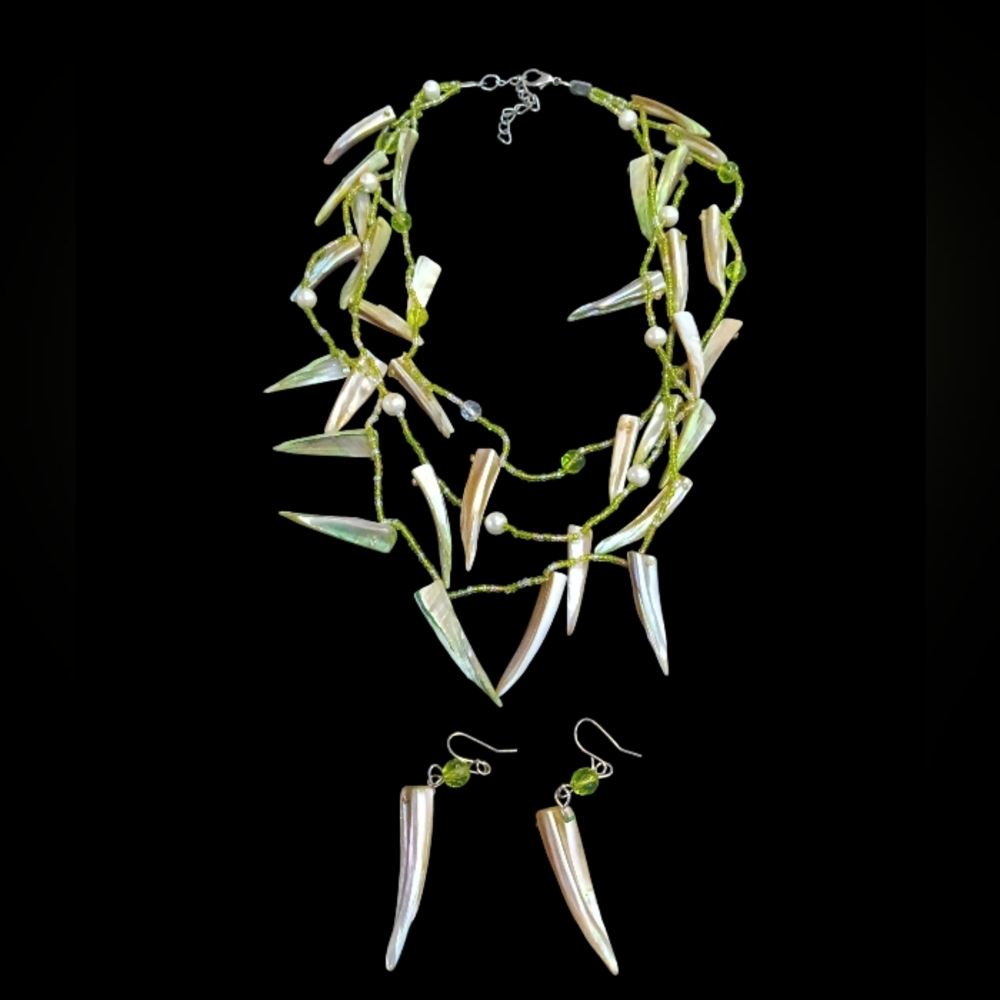 Green Beaded Shell And Earring Set - image 1